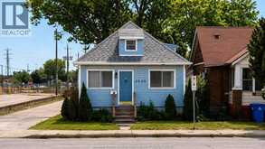 2429 HOWARD AVENUE | Windsor Ontario | Slide Image One