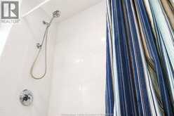 2429 HOWARD AVENUE | Windsor Ontario | Slide Image Nine