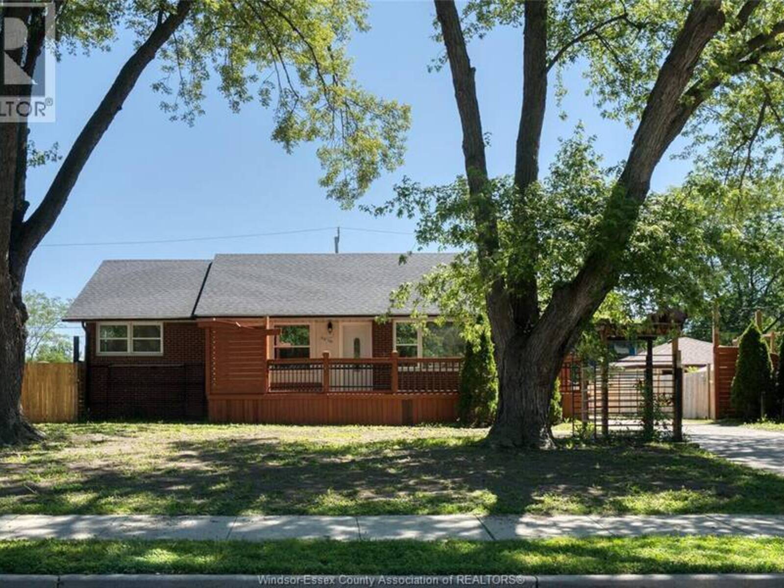 3310 RANKIN AVENUE, Windsor, Ontario N9E 3C1