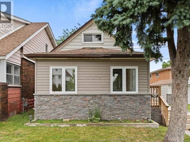 972 WELLINGTON AVENUE Windsor Ontario, N9A 5J8 - 4 Bedrooms Home For Sale