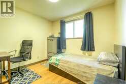 1651 COURTLAND | Windsor Ontario | Slide Image Twelve