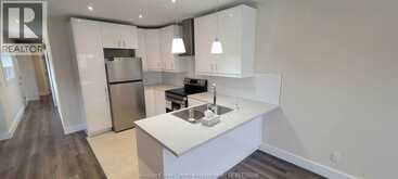 22 ROBIN CRESCENT | Windsor Ontario | Slide Image Six