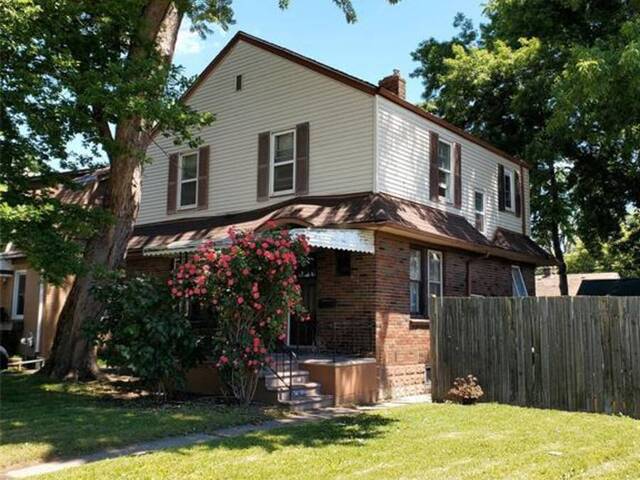 1964 CENTRAL AVENUE Windsor Ontario, N8W 4H8 - 3 Bedrooms Home For Sale