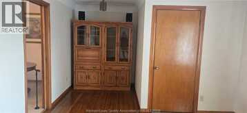 960 SCOFIELD AVENUE | Windsor Ontario | Slide Image Seventeen