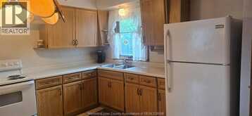 960 SCOFIELD AVENUE | Windsor Ontario | Slide Image Nine
