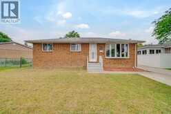 5210 QUEEN ELIZABETH DRIVE | Windsor Ontario | Slide Image Two