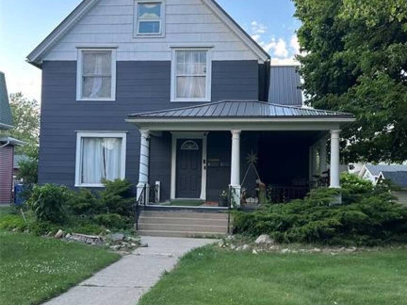 39 RUSSELL STREET, Leamington, Ontario N8H 1V1
