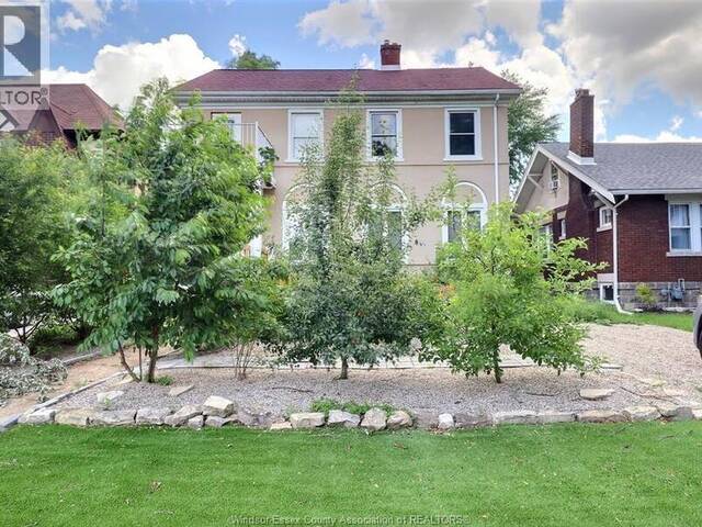 956 VICTORIA Windsor Ontario, N9A 4N4 - 3 Bedrooms Home For Sale