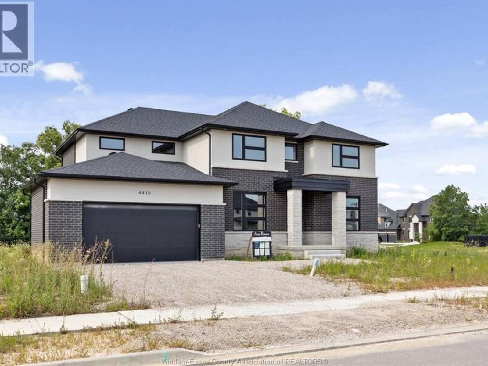 4410 CATERINA, LaSalle, Ontario N9H 0N3
