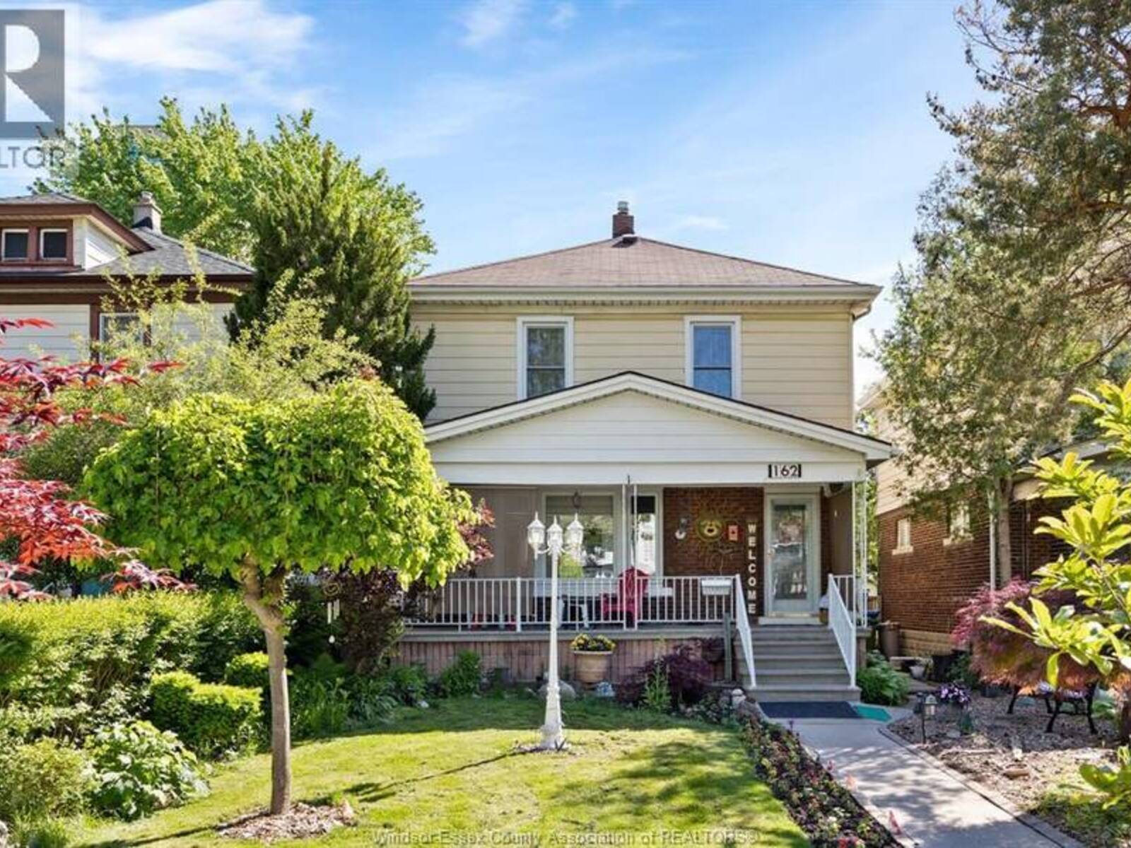 162 CAMERON AVENUE, Windsor, Ontario N9B 1Y6