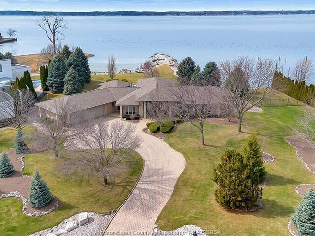 30 EMERALD LANE Amherstburg Ontario, N9V 3R3 - 3 Bedrooms Waterfront Home For sale