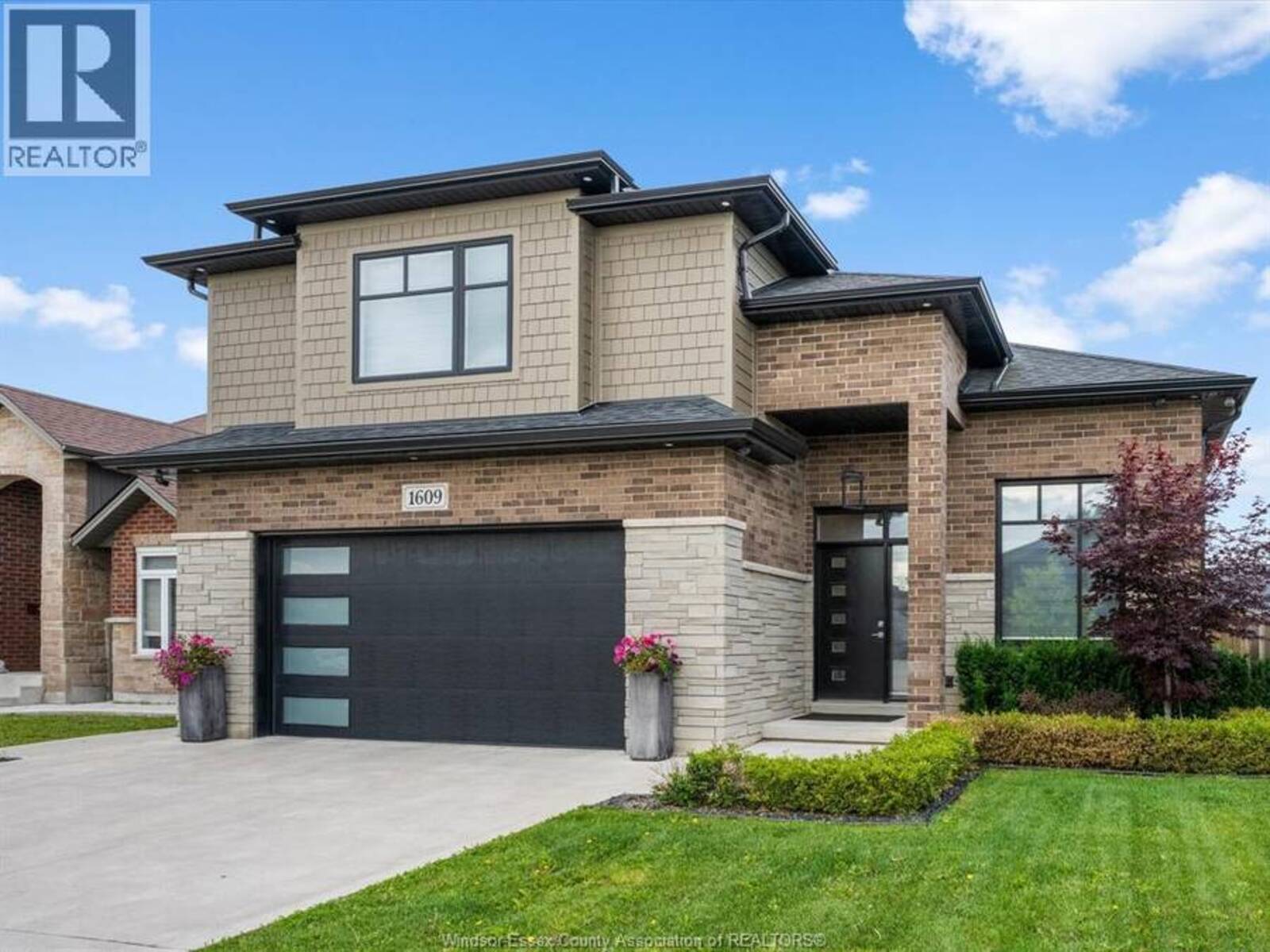1609 HARRISON STREET, LaSalle, Ontario N9H 0L7