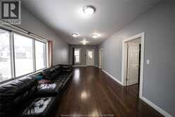 894 UNIVERSITY AVENUE | Windsor Ontario | Slide Image Fourteen