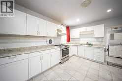 894 UNIVERSITY AVENUE | Windsor Ontario | Slide Image Thirty-one