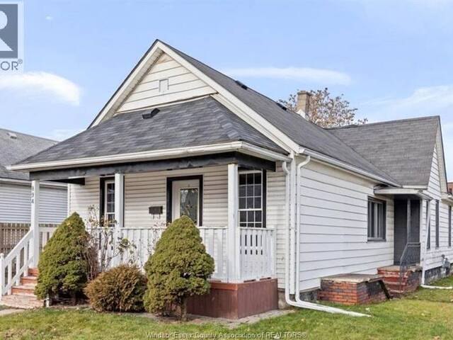 894 UNIVERSITY AVENUE Windsor Ontario, N9A 2Z9 - 3 Bedrooms Waterfront Home For sale