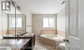 2361 ASKIN AVENUE | Windsor Ontario | Slide Image Nine
