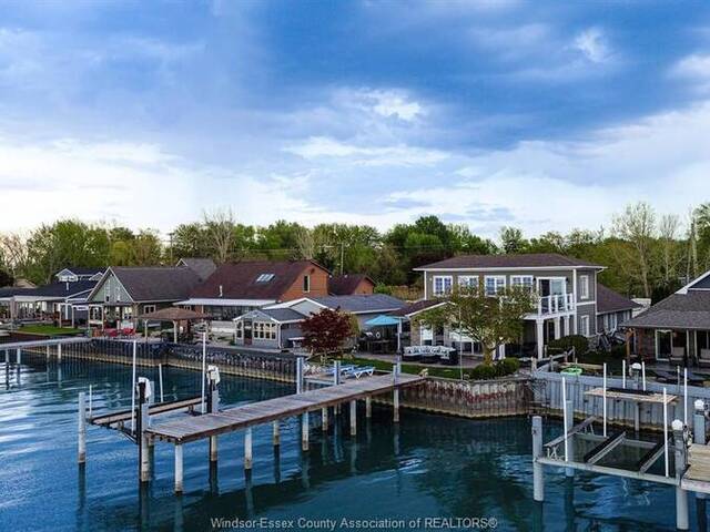 1472 CAILLE Lakeshore Ontario, N8L 0J2 - 5 Bedrooms Waterfront Home For sale