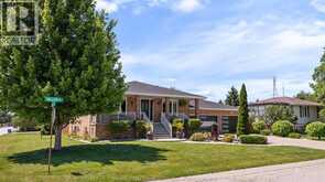 1545 WILLOW DRIVE | Kingsville Ontario | Slide Image Two