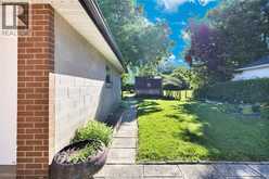 2680 JOS ST. LOUIS | Windsor Ontario | Slide Image Twenty-seven