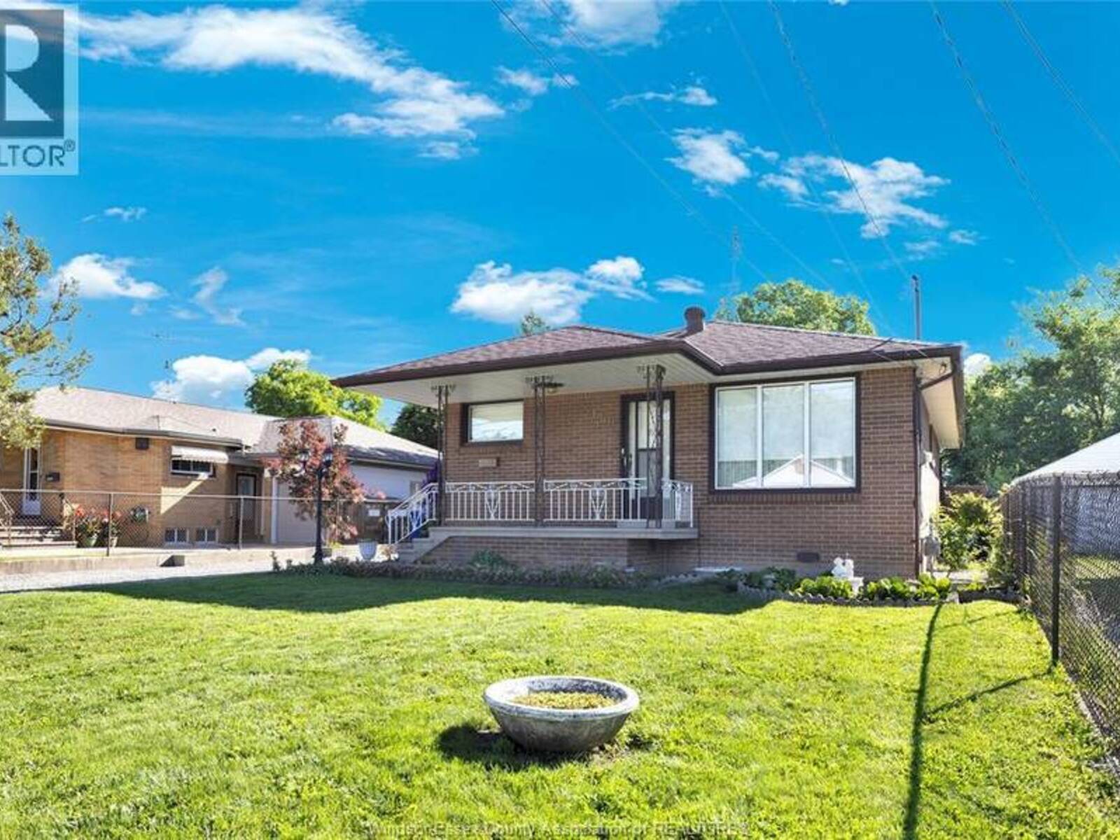 2680 JOS ST. LOUIS, Windsor, Ontario N8T 2M6