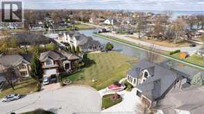 256 MOCERI CRESCENT | Tecumseh Ontario | Slide Image Eight