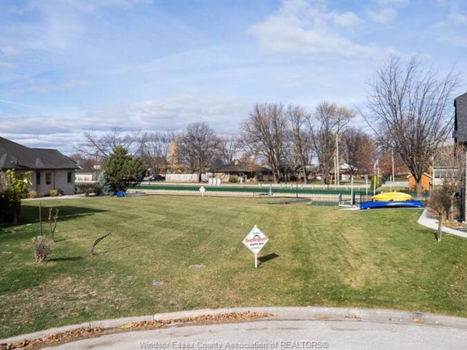 256 MOCERI CRESCENT, Tecumseh, Ontario N8N 5A9