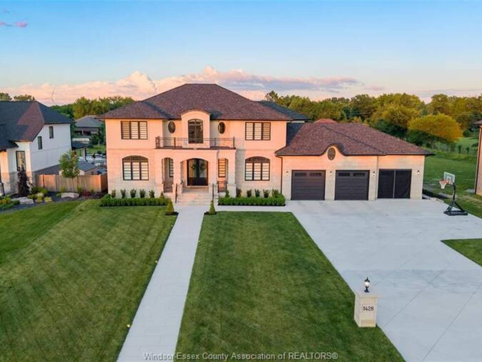 1428 MULLINS, Lakeshore, Ontario N0R 1V0