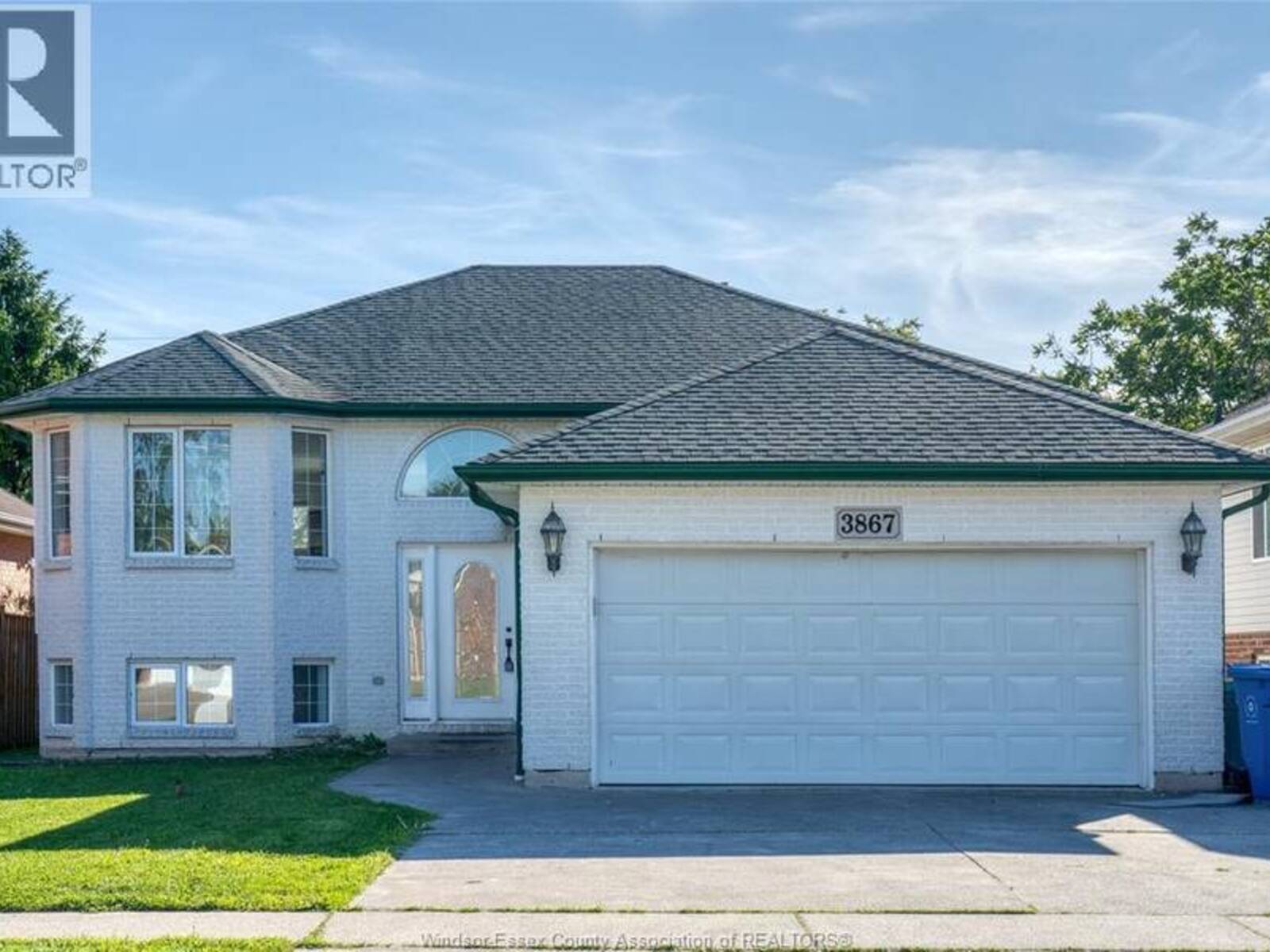 3867 CLARA AVENUE, Windsor, Ontario N9E 4X6