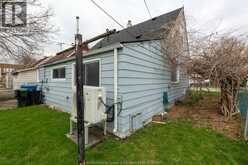 1015 PARTINGTON AVENUE | Windsor Ontario | Slide Image Ten