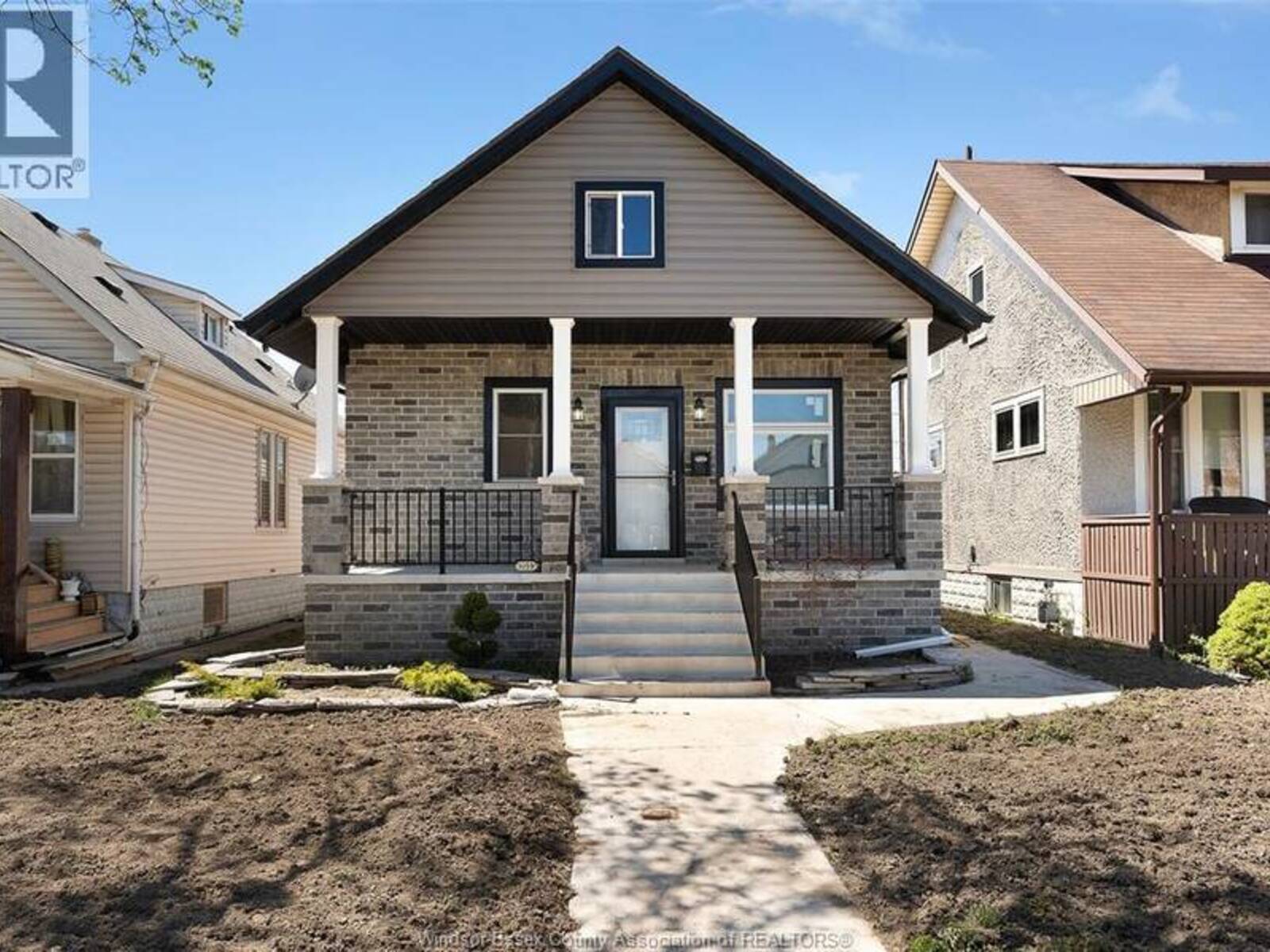 1059 ELSMERE AVENUE, Windsor, Ontario N9A 2B1