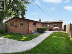1824 ERIE AVENUE Amherstburg Ontario, N9V 2Y8