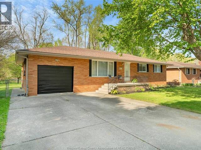 1910 KENT Windsor Ontario, N9E 3R3 - 4 Bedrooms Home For Sale
