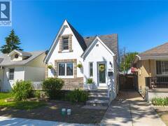 1867 ST. LUKE Windsor Ontario, N8W 3W8