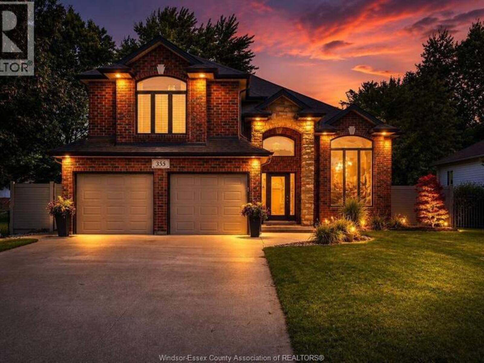 355 SACRED HEART DRIVE, LaSalle, Ontario N9J 1T1