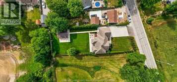 402 COUNTY RD 34 West | Essex Ontario | Slide Image Forty-four