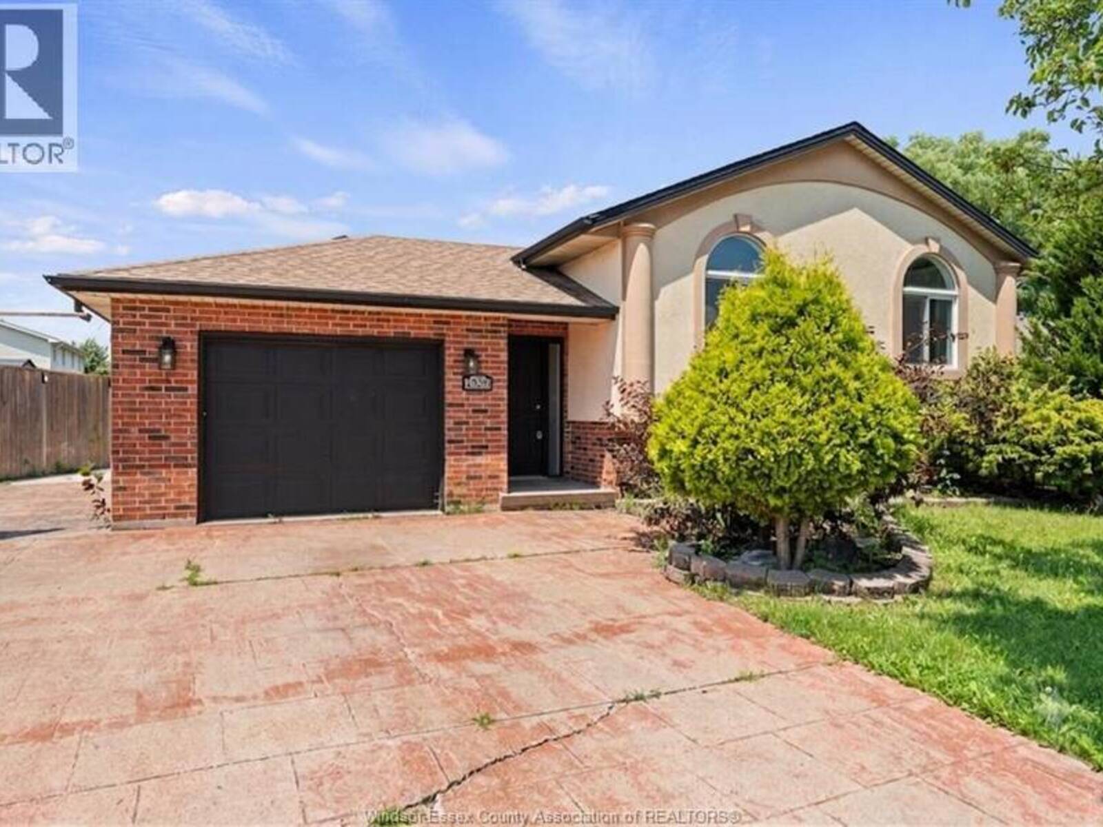 1320 HANSEN CRESCENT, Windsor, Ontario N8W 5M8