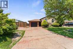 1320 HANSEN CRESCENT | Windsor Ontario | Slide Image Three