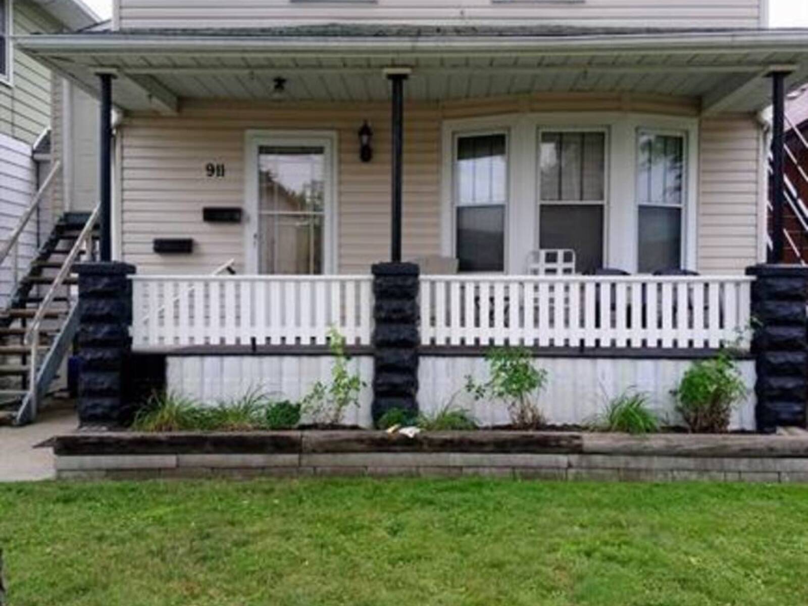911 LANGLOIS, Windsor, Ontario N9A 2H2