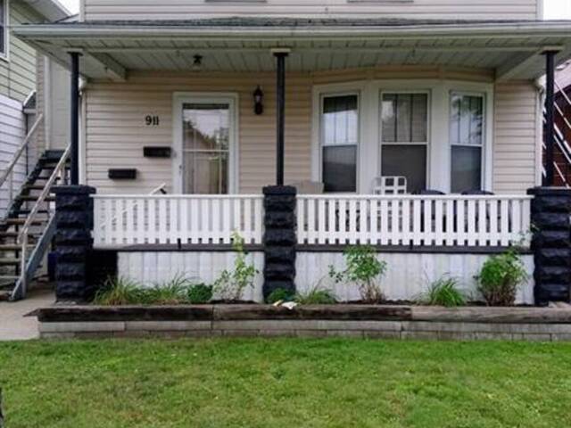 911 LANGLOIS Windsor Ontario, N9A 2H2 - 3 Bedrooms Home For Sale