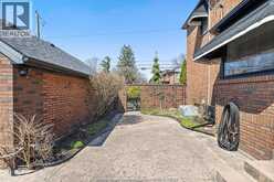 2203 VICTORIA | Windsor Ontario | Slide Image Fifty