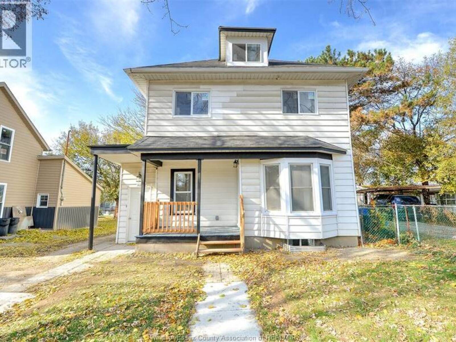 3076 SANDWICH, Windsor, Ontario N9C 1A4