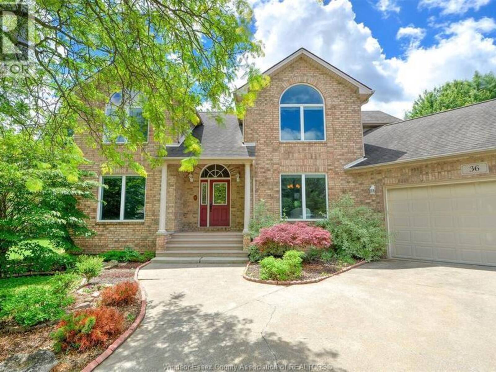 36 Meadow LANE, Essex, Ontario N8M 3C5