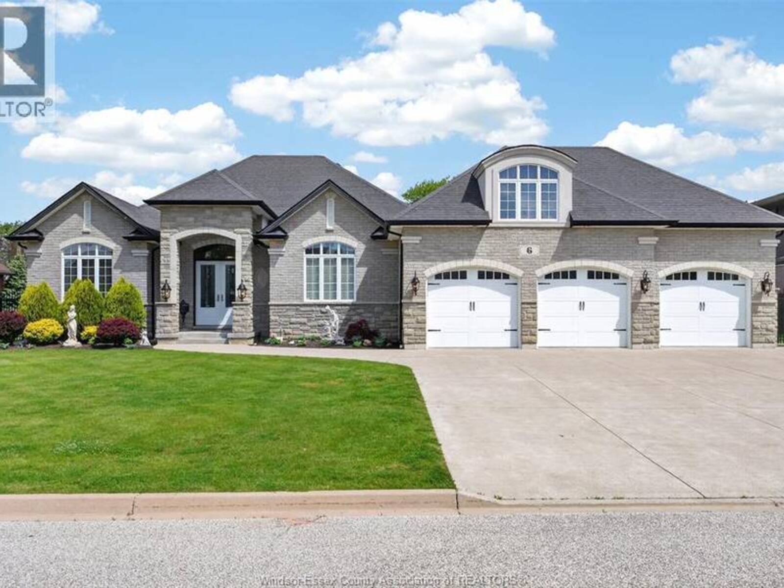6 VALLOCHIE COURT, Kingsville, Ontario N9Y 4C8
