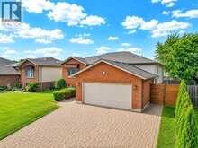 890 SOUTHWOOD DRIVE | Lakeshore Ontario | Slide Image Five