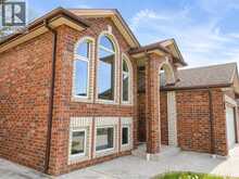 4518 HELSINKI CRESCENT | Windsor Ontario | Slide Image Four