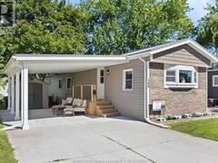 149 DANA Essex Ontario, N8M 2A5