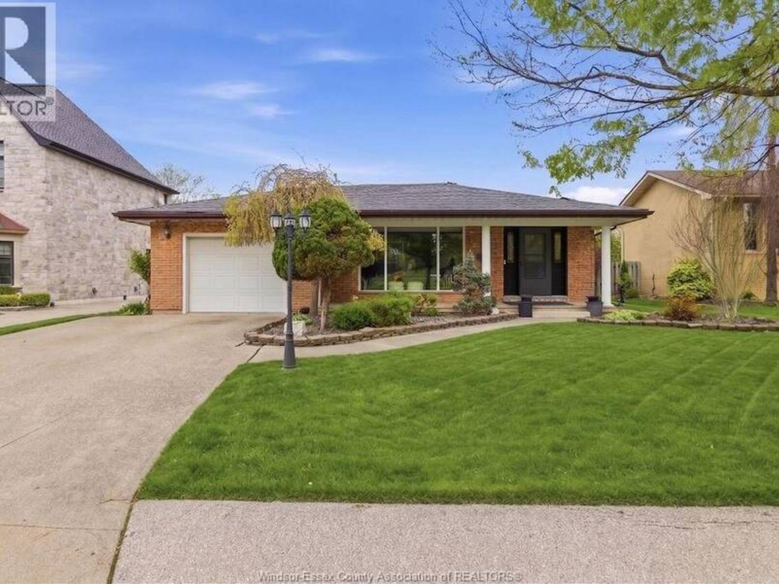 362 PENTILLY, Tecumseh, Ontario N8N 2K9