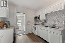 965 BRIDGE AVENUE | Windsor Ontario | Slide Image Nine