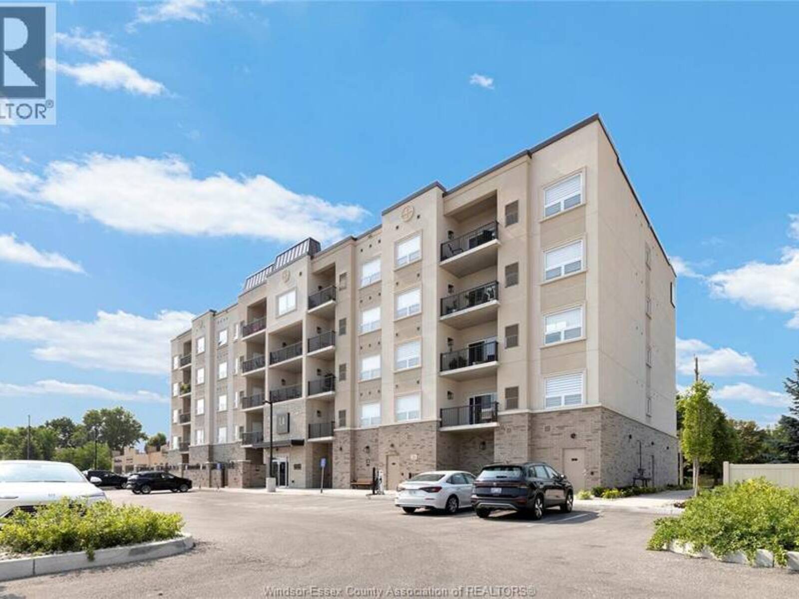 1740 SPRUCEWOOD Unit# 502, LaSalle, Ontario N9J 0E6