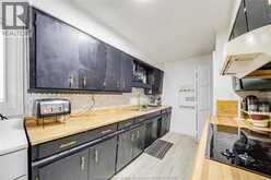 2605 ASKIN AVENUE | Windsor Ontario | Slide Image Sixteen